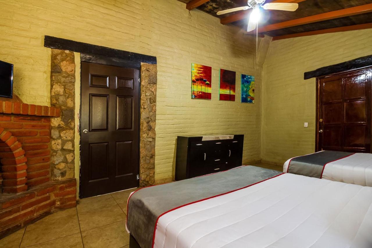 Hotel Hacienda Coyotes Zapotlanejo Exterior photo